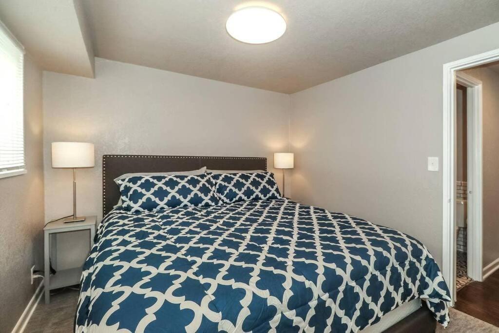 Вілла Holly First Floor 2 King Beds Канзас-Сіті Екстер'єр фото
