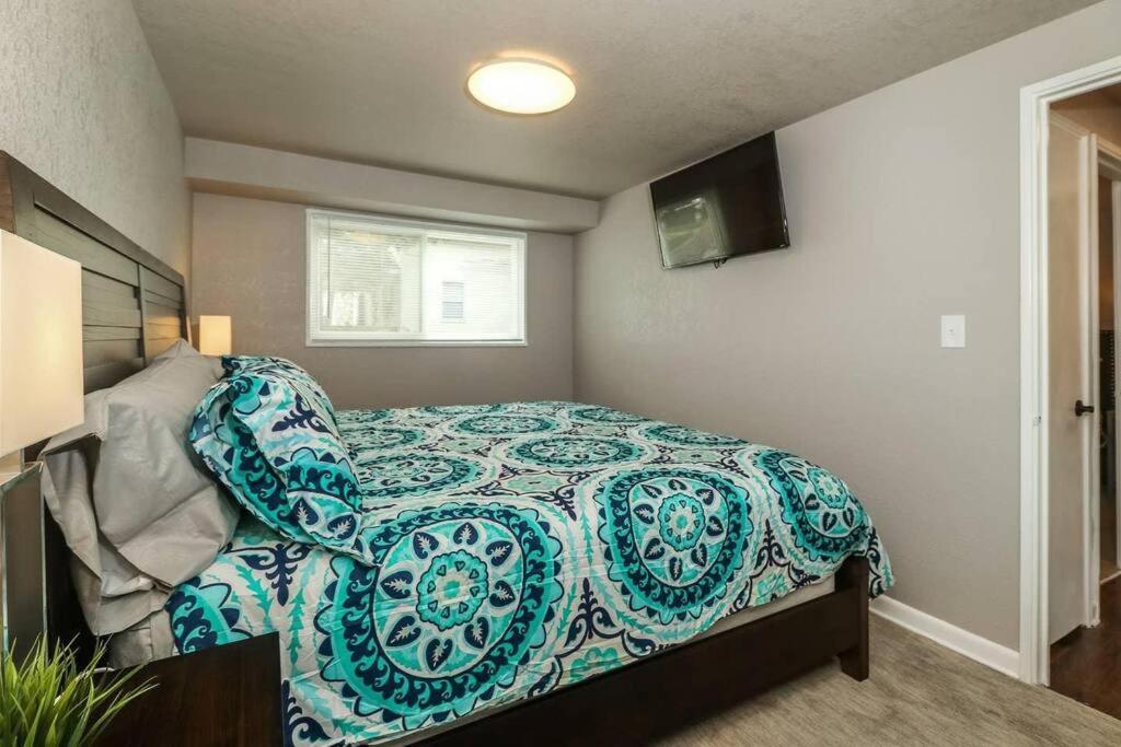 Вілла Holly First Floor 2 King Beds Канзас-Сіті Екстер'єр фото